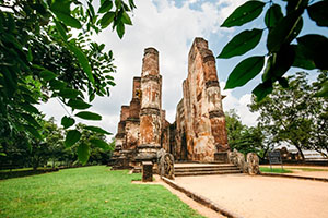 Exploring Polonnaruwa Ancient City